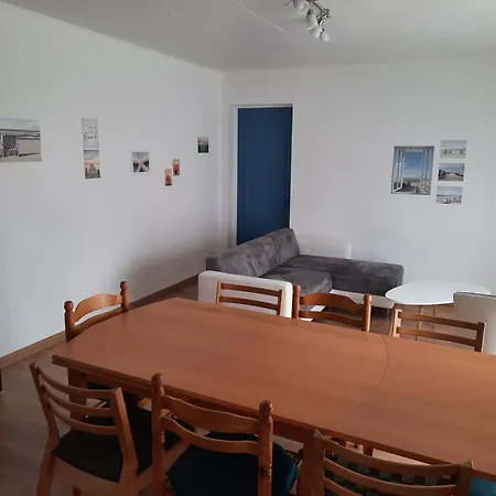 Maison Familiale De *